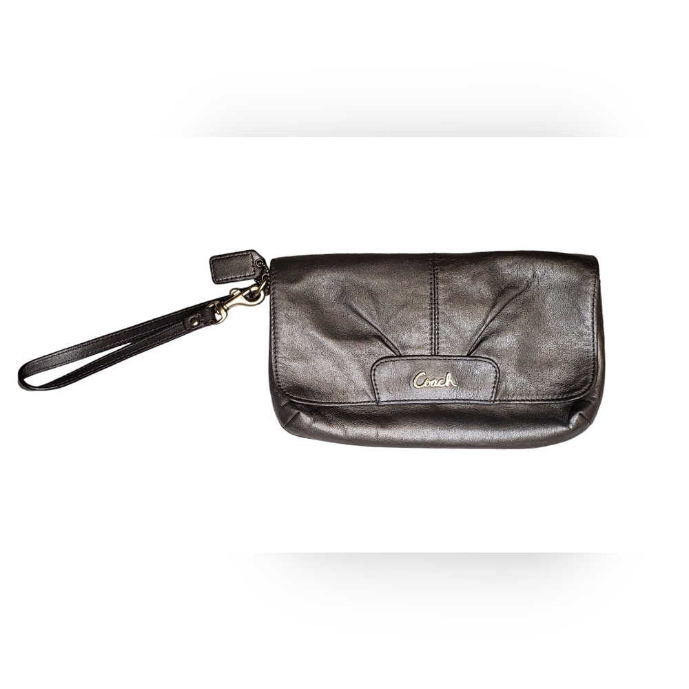 *NWT* Coach Wristlet